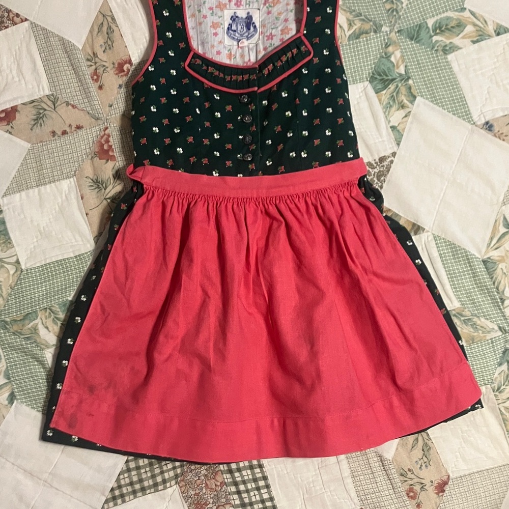 Girls Dirndl.  Size 70, please see measurements.